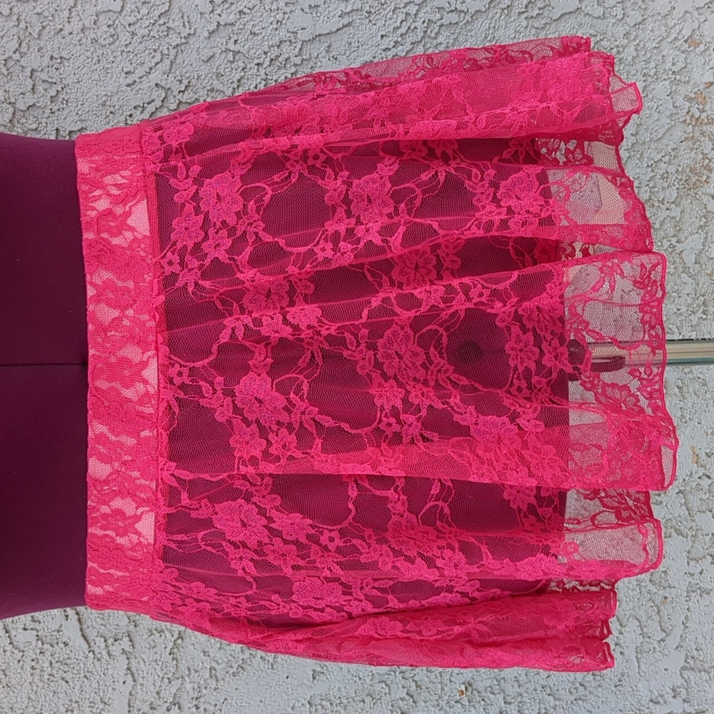 Fuchsia Lace Mini Skirt 💕